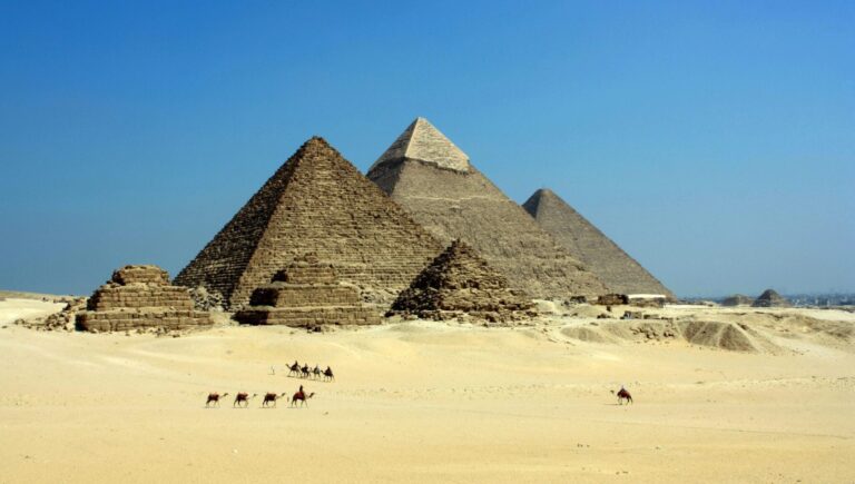 تجربة المتحف المصري الكبير بالقرب من أهرامات الجيزة